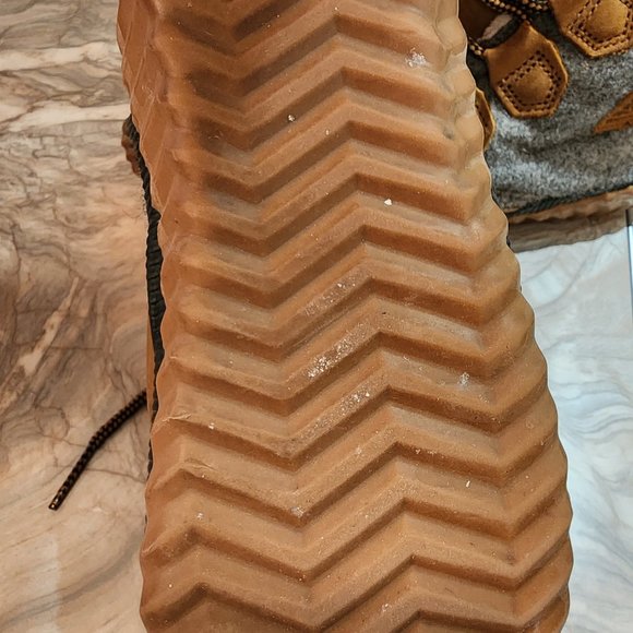 Sorel Out N About Boots - Picture 7 of 9